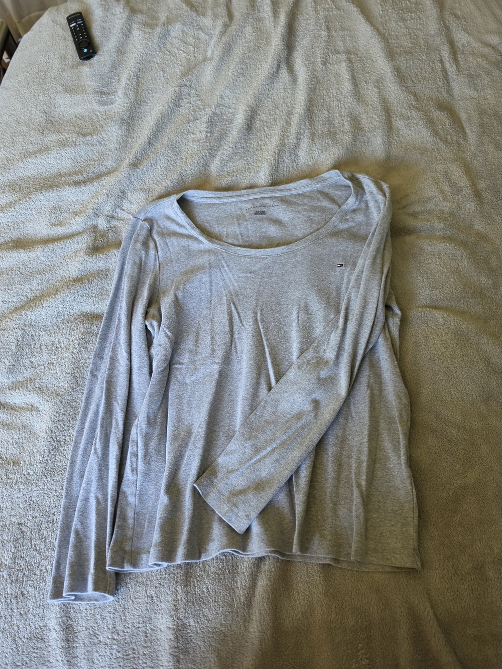 Tommy Hilfiger Light Gray Long-Sleeve Scoop Neck Top